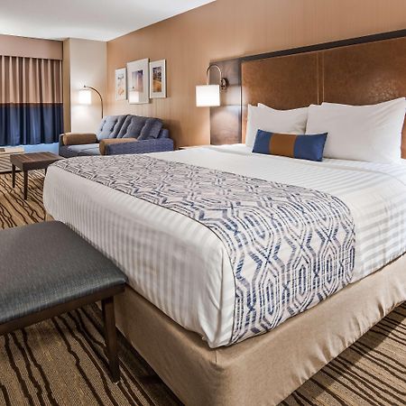 Best Western Plus Calgary Centre Inn Екстериор снимка