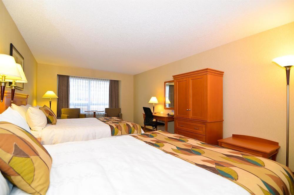 Best Western Plus Calgary Centre Inn Екстериор снимка