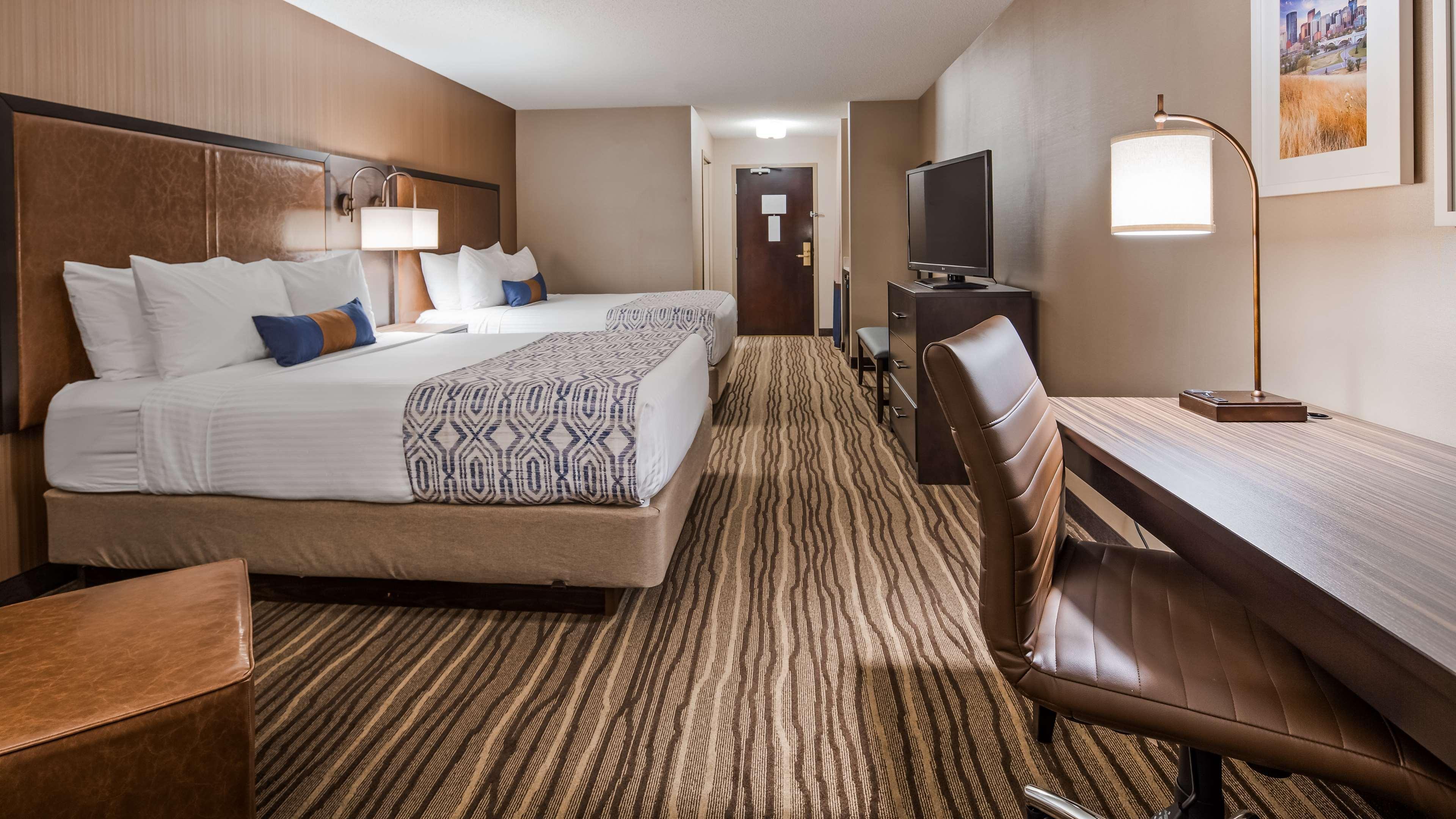 Best Western Plus Calgary Centre Inn Екстериор снимка