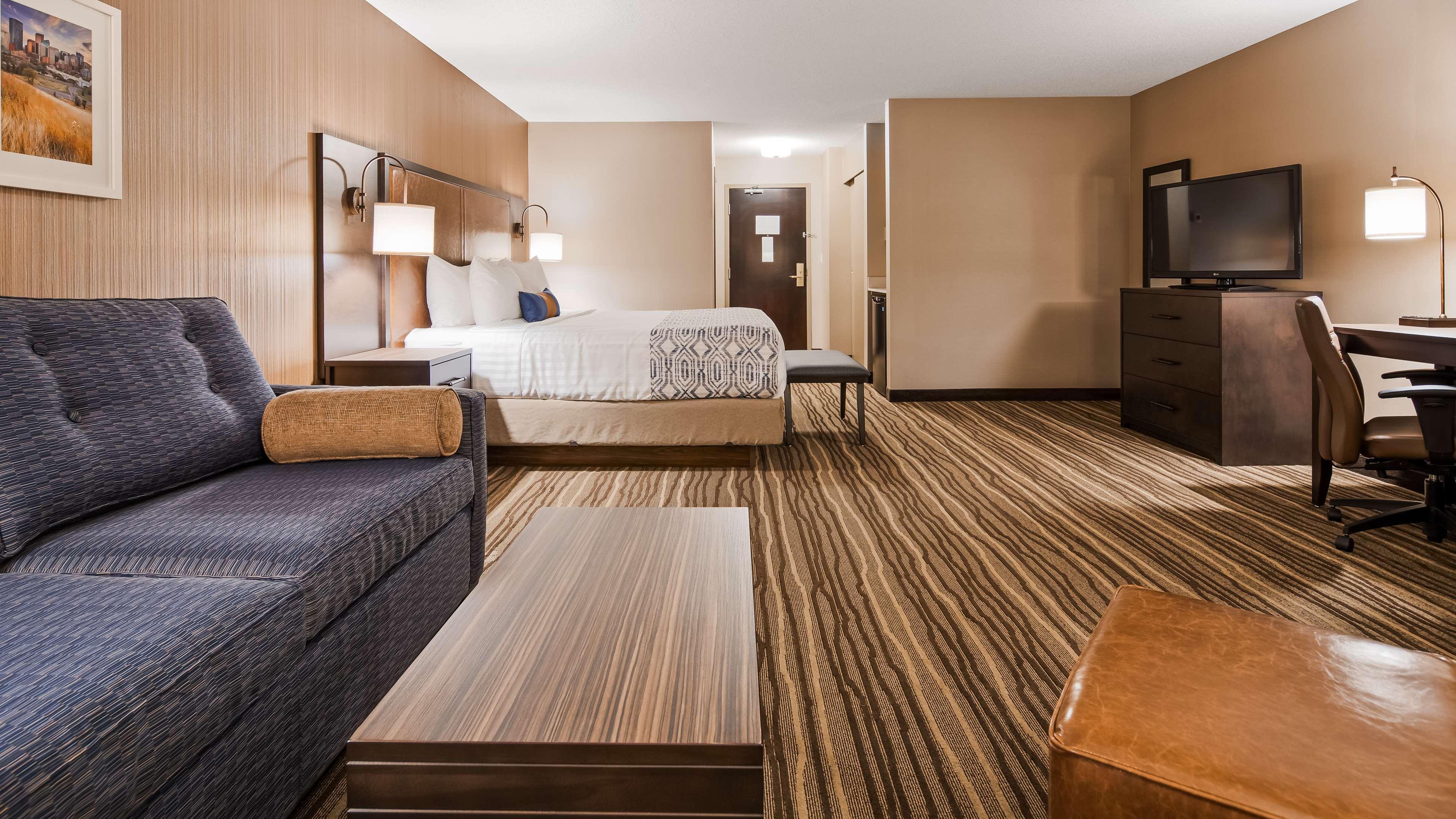 Best Western Plus Calgary Centre Inn Екстериор снимка