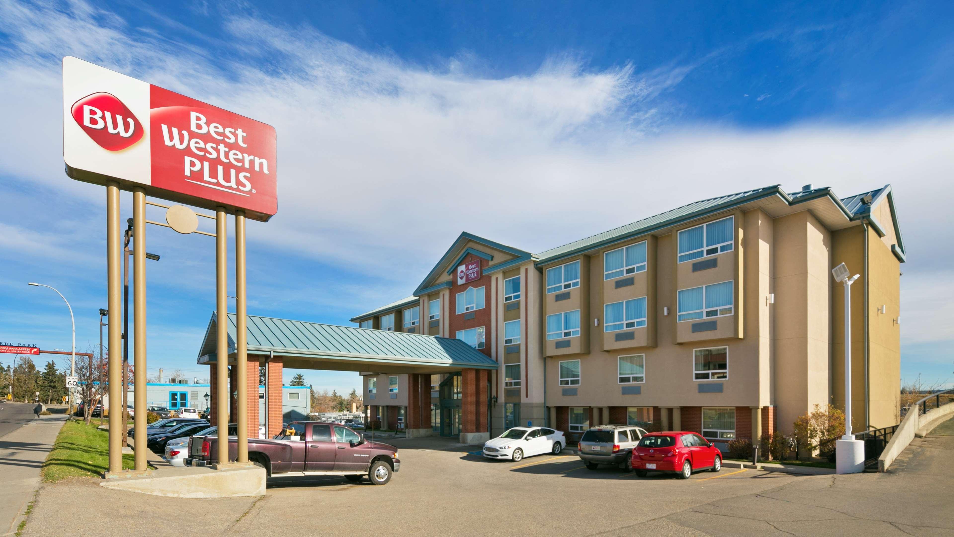 Best Western Plus Calgary Centre Inn Екстериор снимка