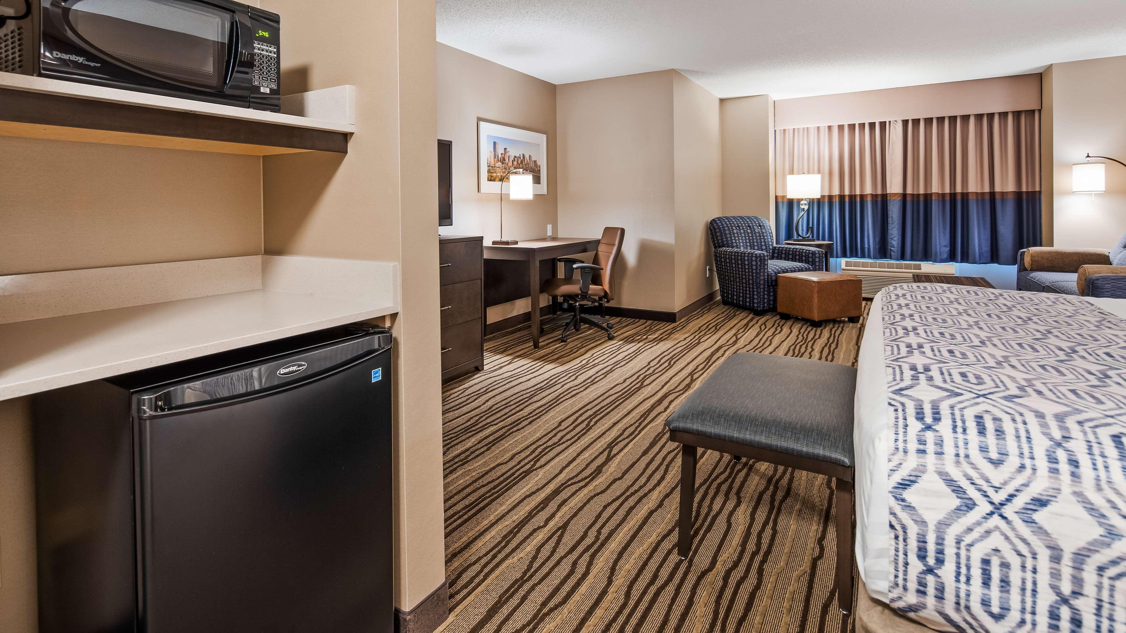 Best Western Plus Calgary Centre Inn Екстериор снимка