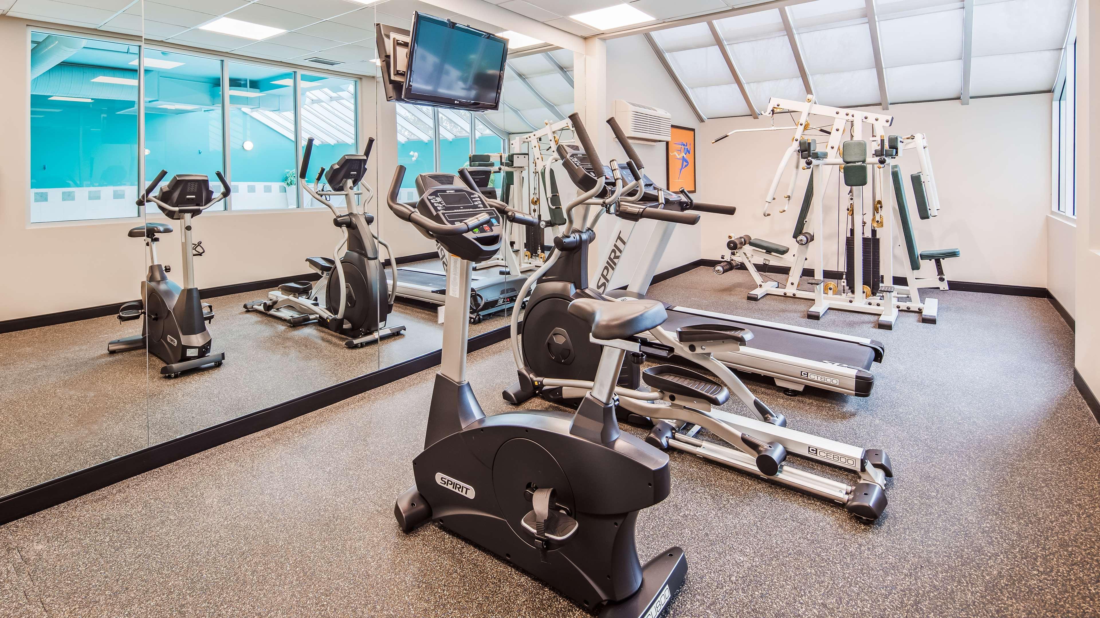 Best Western Plus Calgary Centre Inn Екстериор снимка