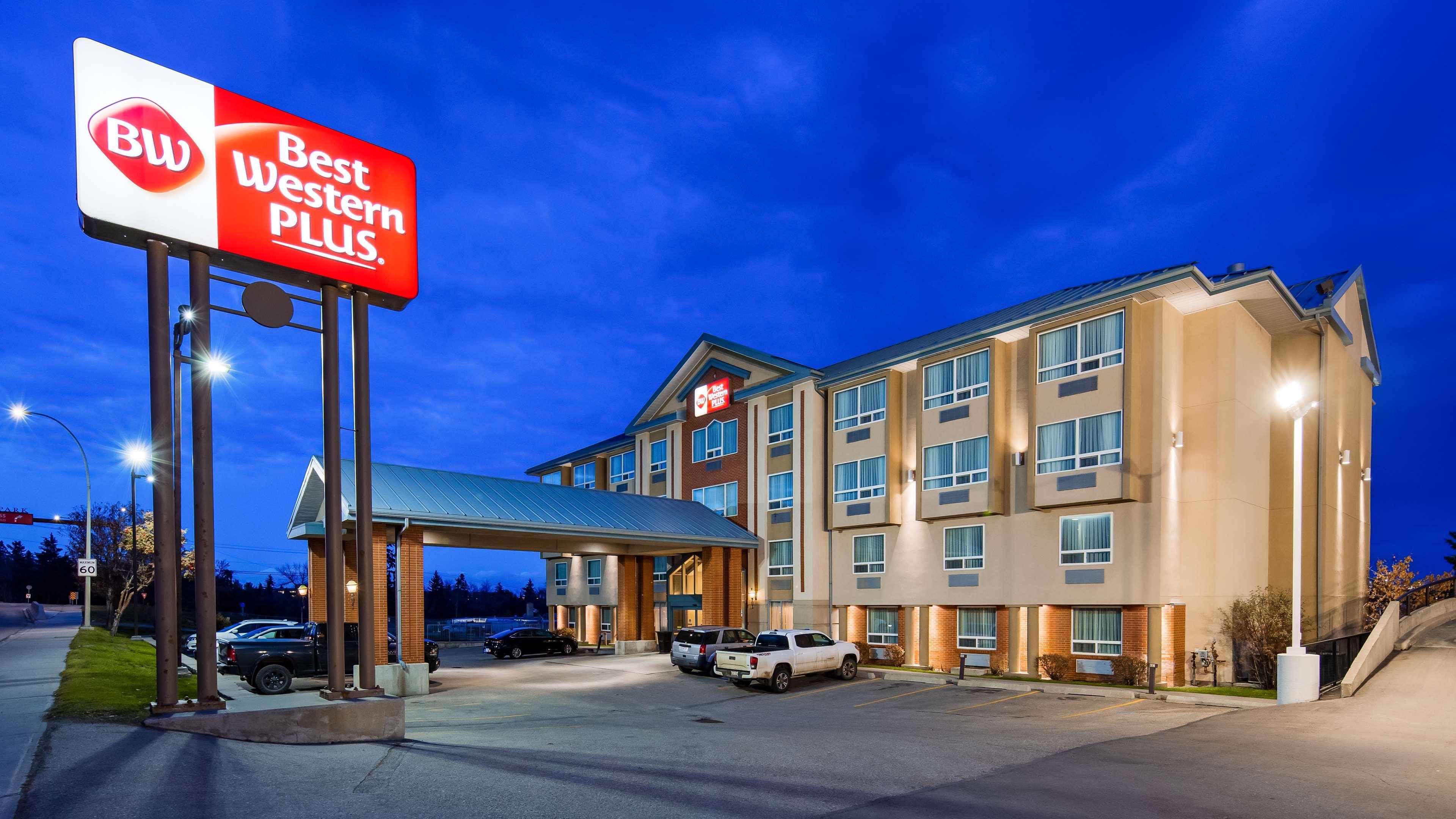 Best Western Plus Calgary Centre Inn Екстериор снимка
