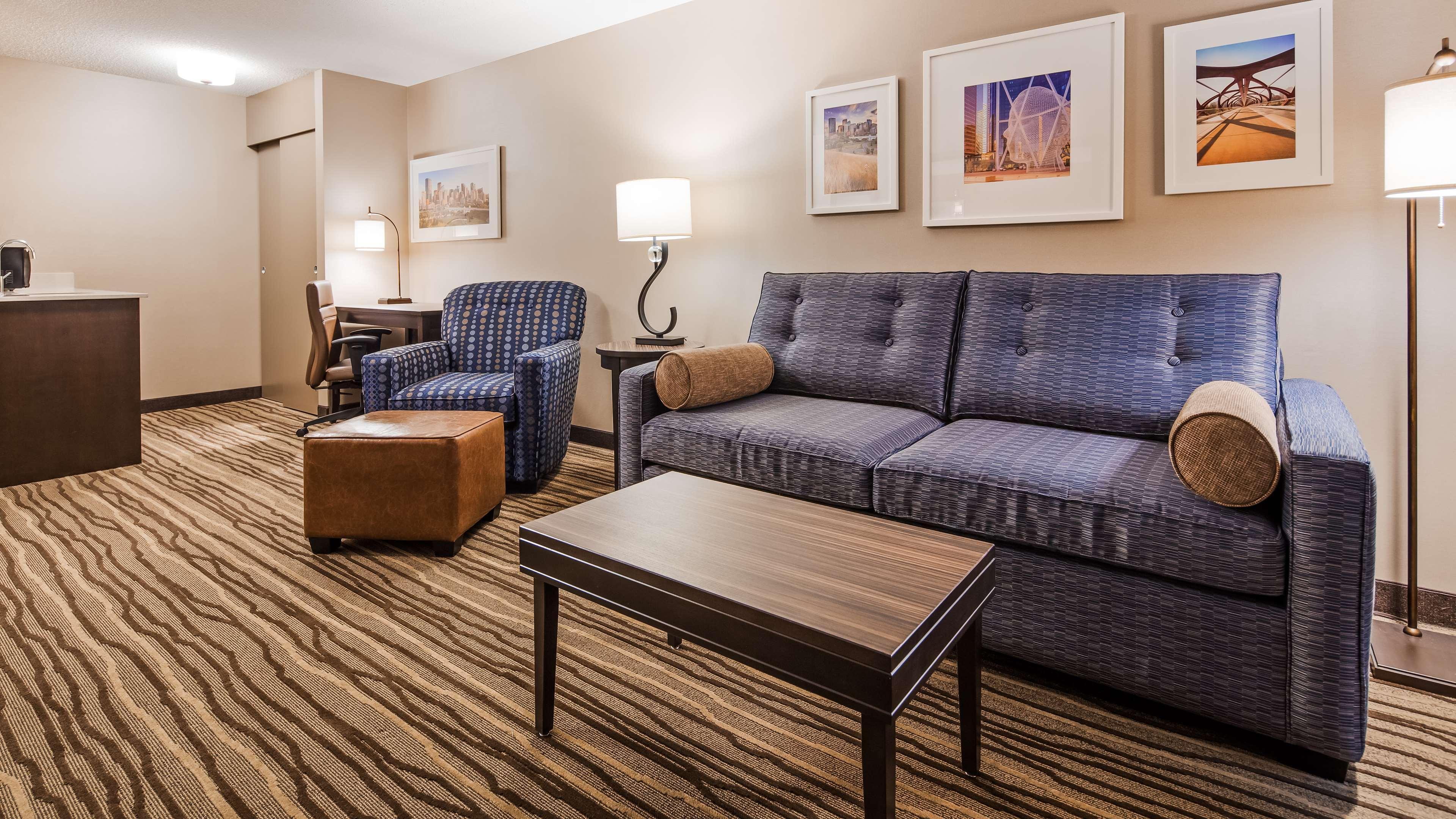 Best Western Plus Calgary Centre Inn Екстериор снимка