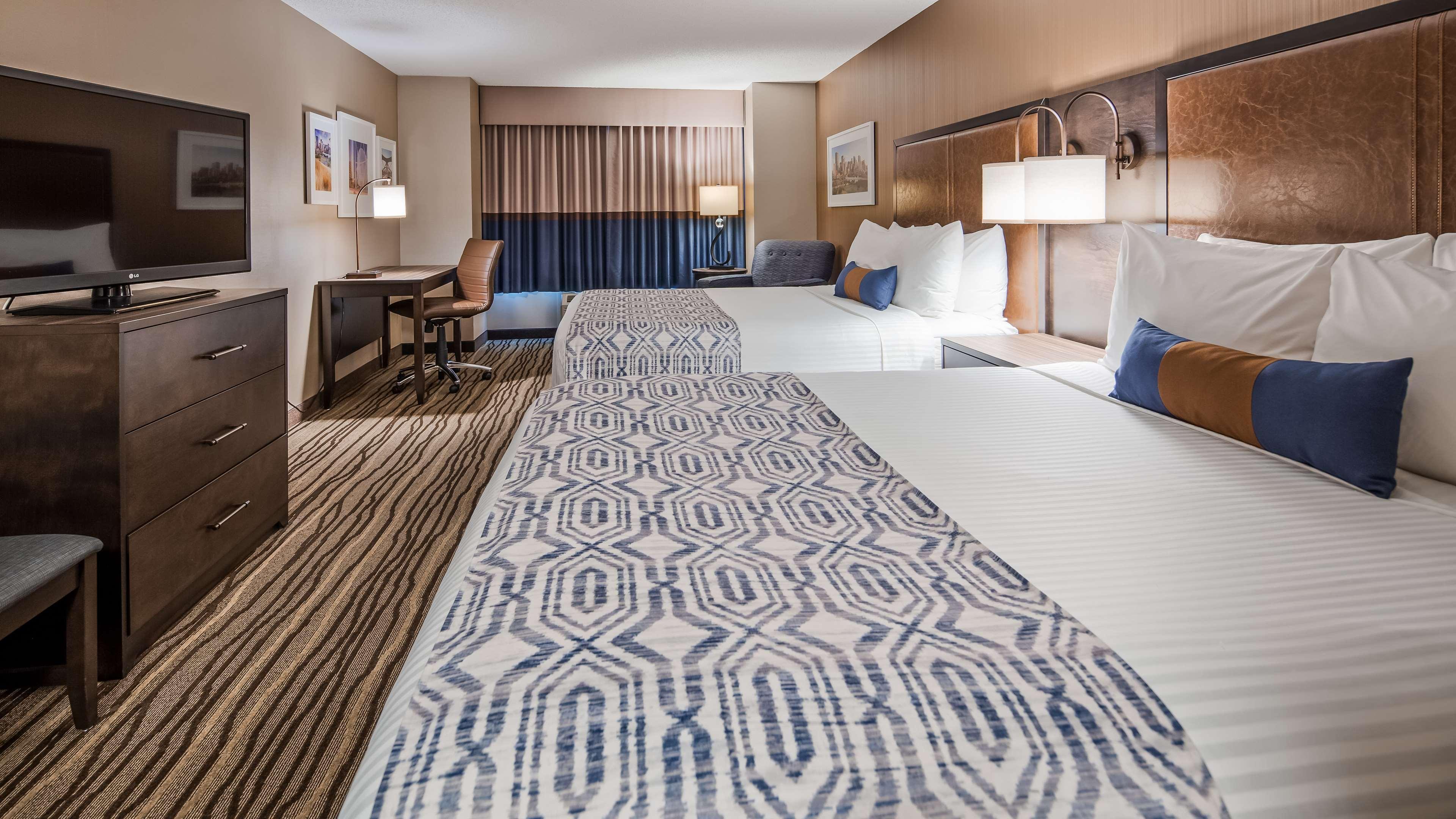Best Western Plus Calgary Centre Inn Екстериор снимка