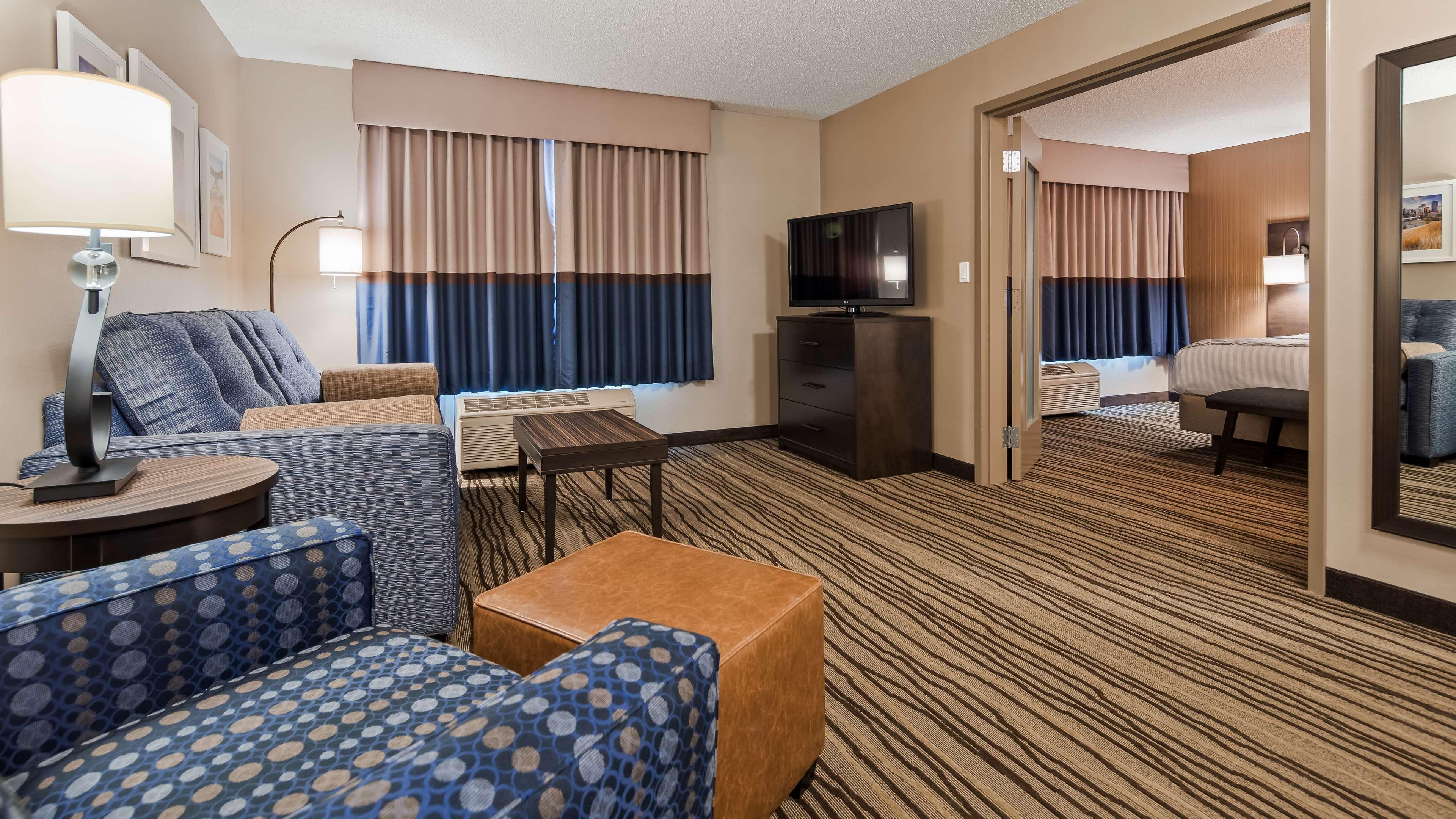 Best Western Plus Calgary Centre Inn Екстериор снимка