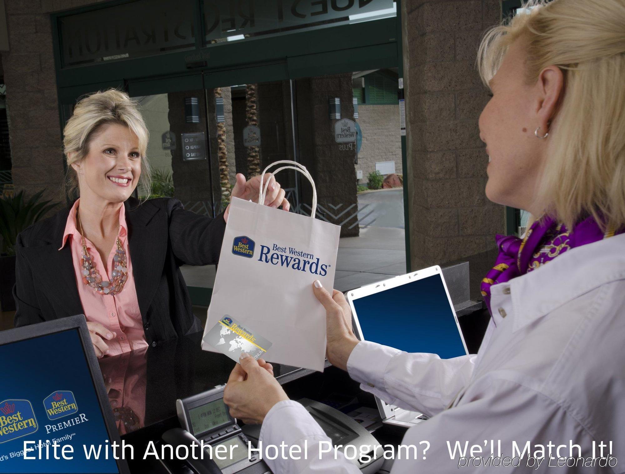 Best Western Plus Calgary Centre Inn Екстериор снимка