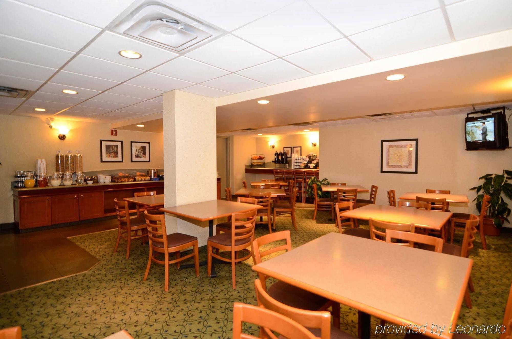 Best Western Plus Calgary Centre Inn Екстериор снимка
