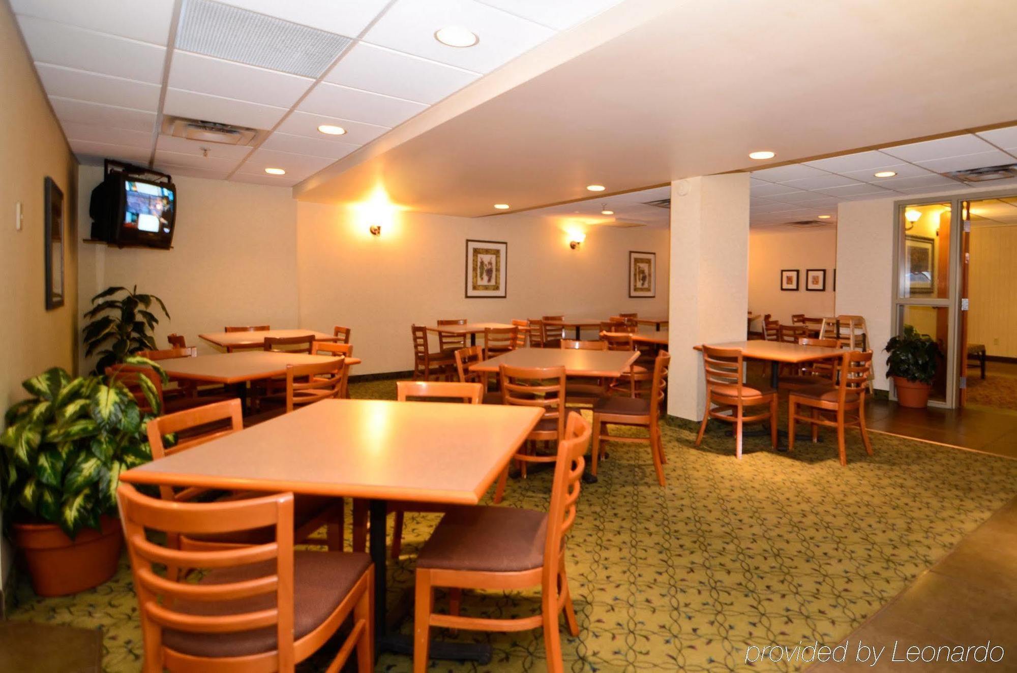Best Western Plus Calgary Centre Inn Екстериор снимка