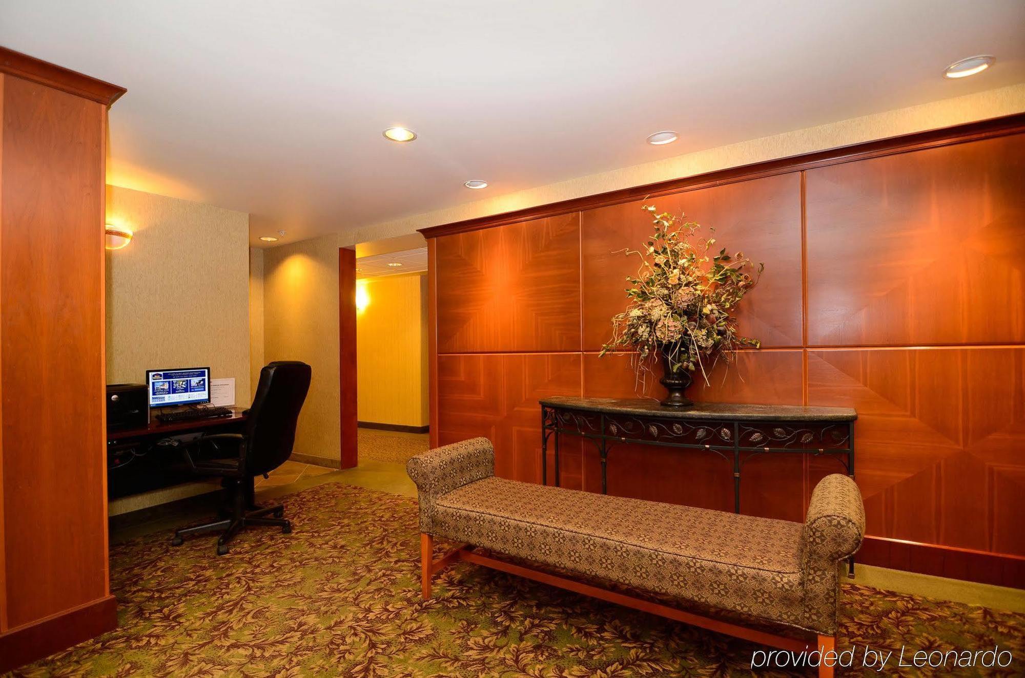 Best Western Plus Calgary Centre Inn Екстериор снимка