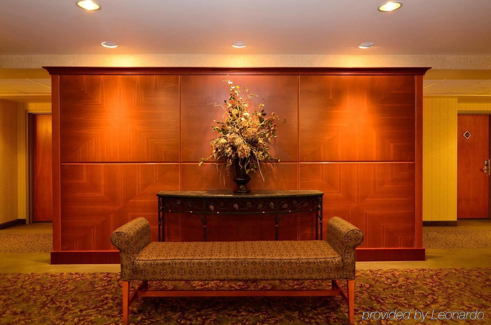 Best Western Plus Calgary Centre Inn Екстериор снимка