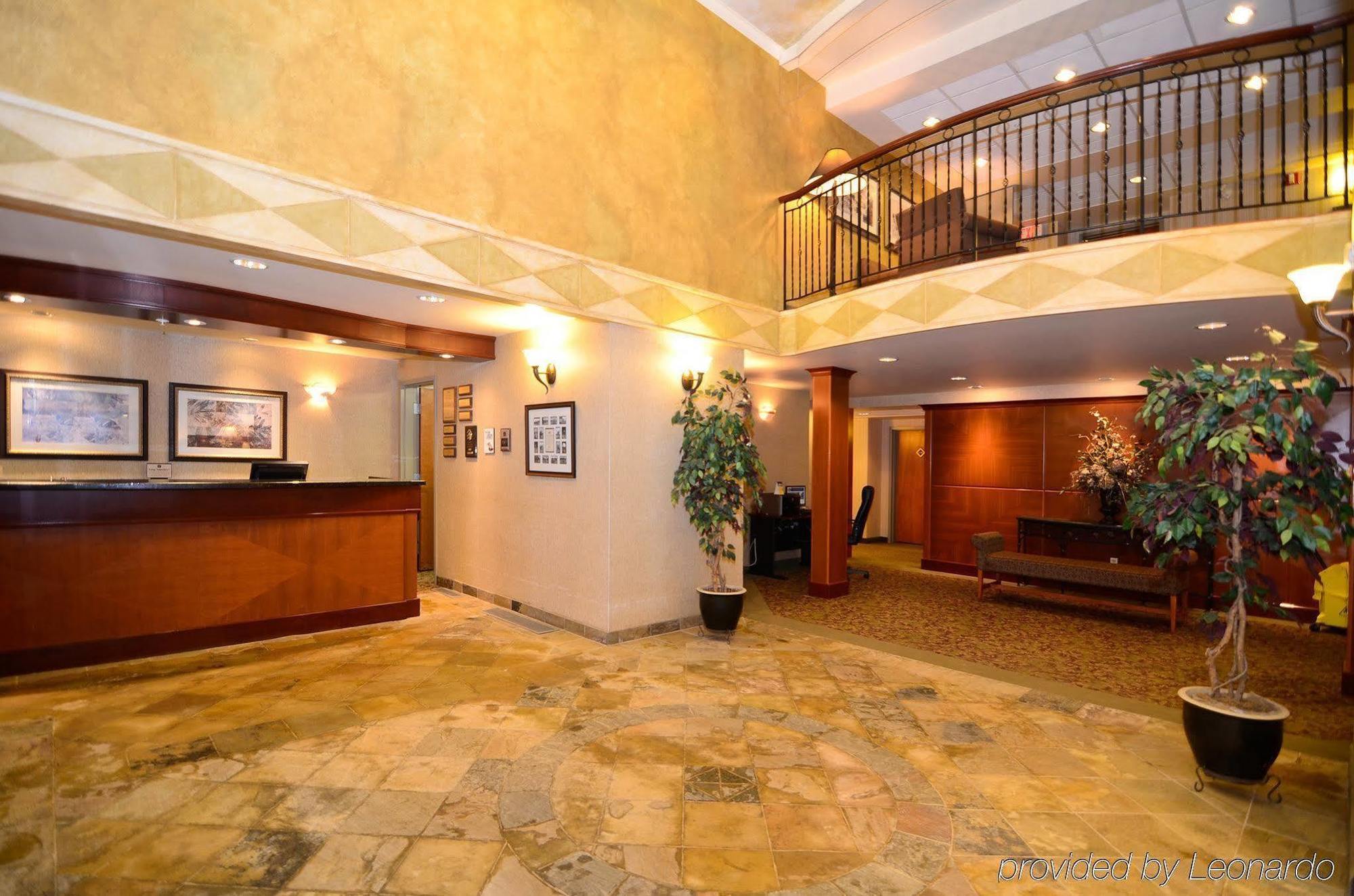 Best Western Plus Calgary Centre Inn Екстериор снимка