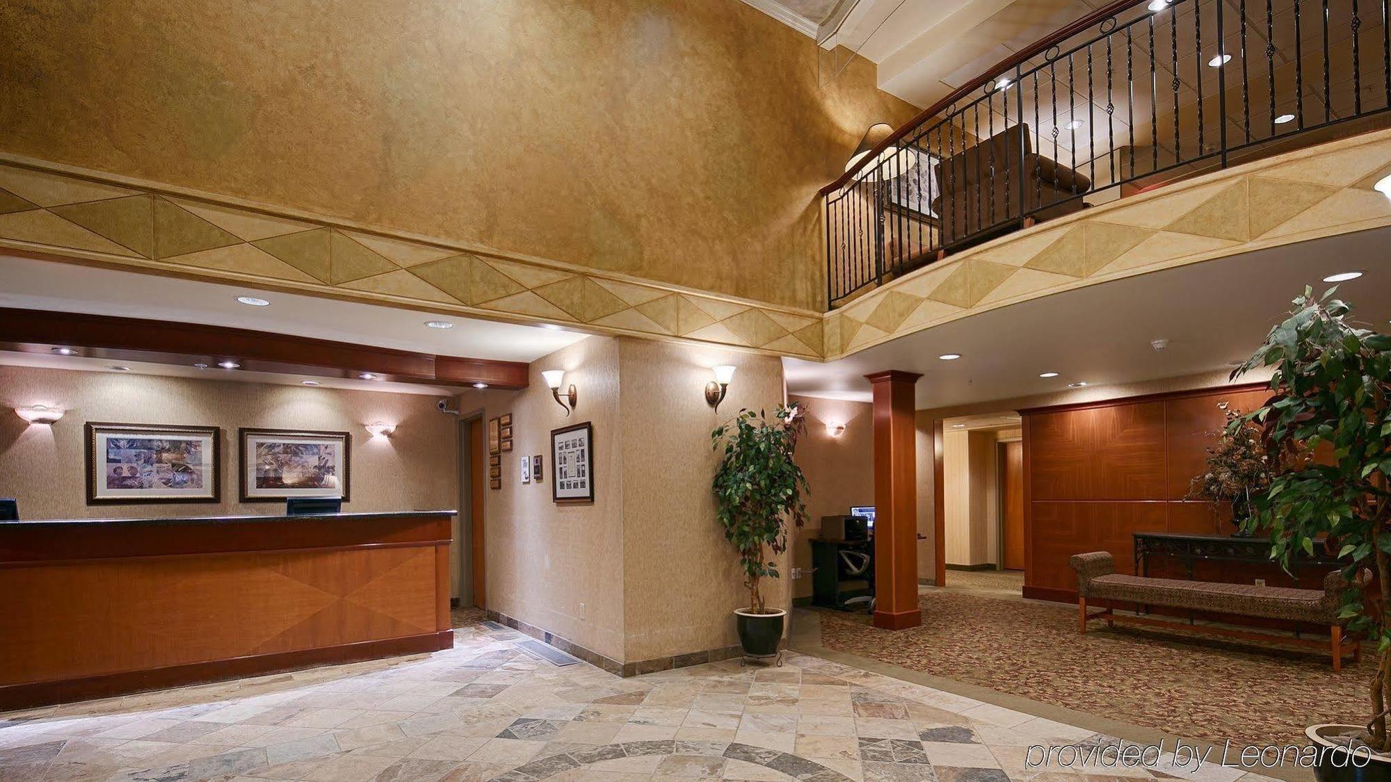 Best Western Plus Calgary Centre Inn Екстериор снимка